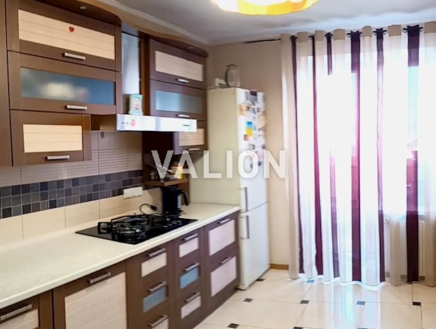 Продаж 3-х кімнатної квартири, Святошинський район, вул. Хмельницька, 10.