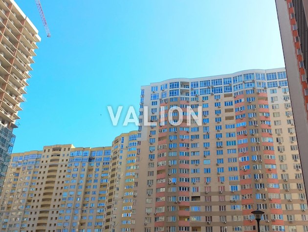 Продается трехкомнатная квартира, ЖК «4 сезона», улица Михаила Максимовича, 3-Д