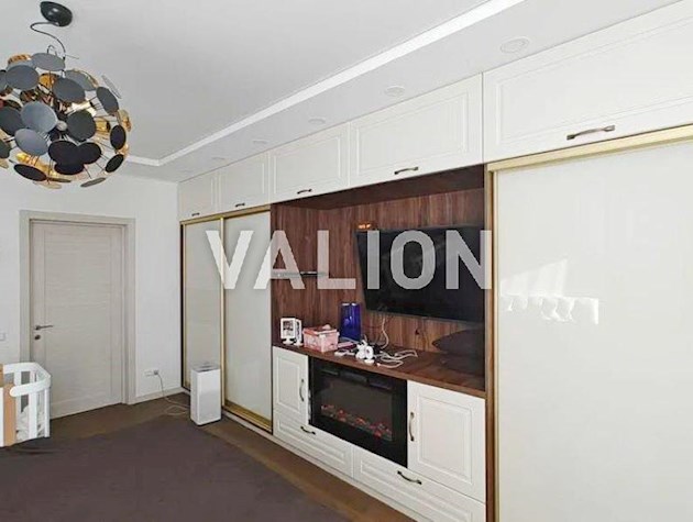 Продается трехкомнатная квартира, ЖК «4 сезона», улица Михаила Максимовича, 3-Д