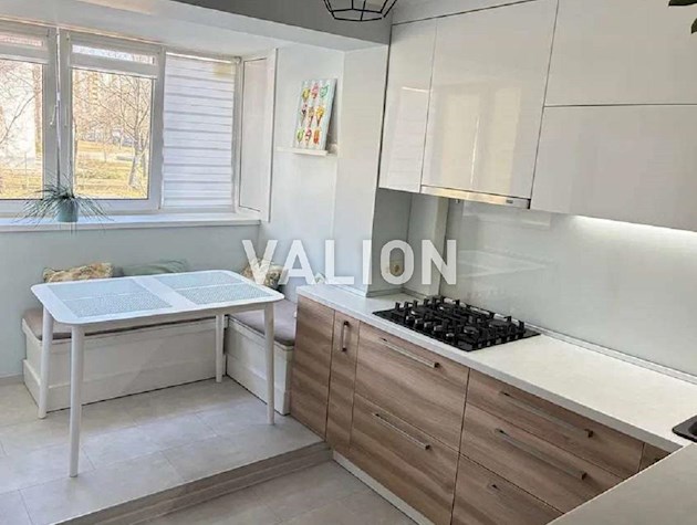 Продам 3к квартиру з ремонтом, Оболонь, вул. О. Архіпенка 10б