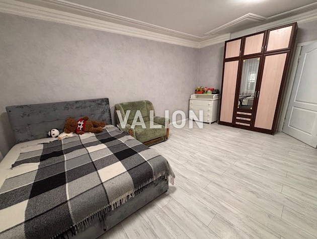 Продам 2 комнатную квартиру в Центре Б.Житомирская 13