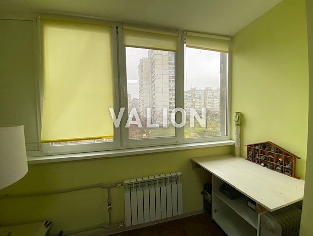 Продаж 3-к квартири вул. Каштанова, 8