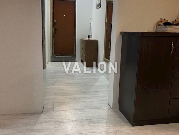 Продаж 3-к квартири вул. Каштанова, 8