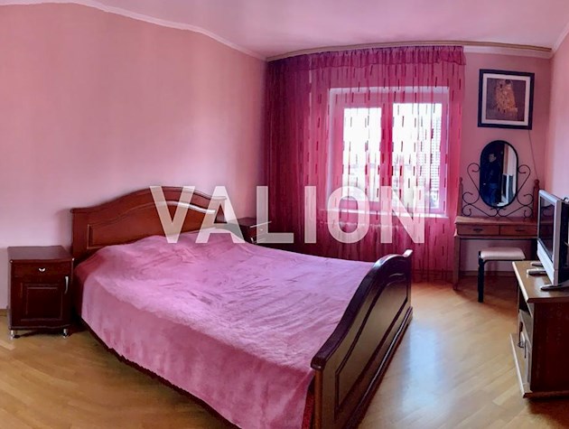 Продаж 3-к квартири вул. Лаврухіна 5