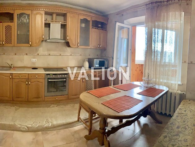 Продаж 3-к квартири вул. Лаврухіна 5
