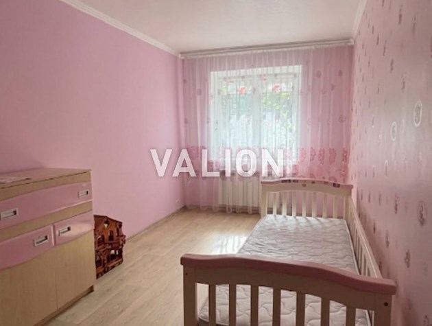 Продаж 3-к квартири вул. Івана Неходи 5