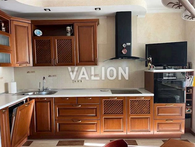 Продаж 4-кімнатної квартири на просп.Бажана Миколи, 16