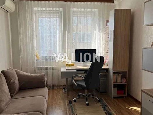 Продаж 4-кімнатної квартири на просп.Бажана Миколи, 16