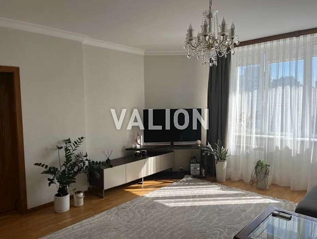 Продаж 4-кімнатної квартири на просп.Бажана Миколи, 16