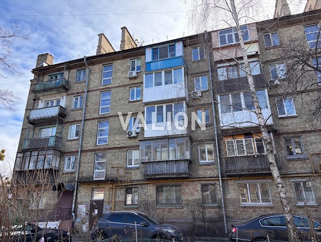 Продам 2-к квартиру на Подоле Контрактовая площадь ул. Еленовская 34а