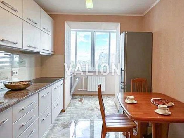 Продаж 3-кімнатної квартири на вул.Драгоманова, 31в