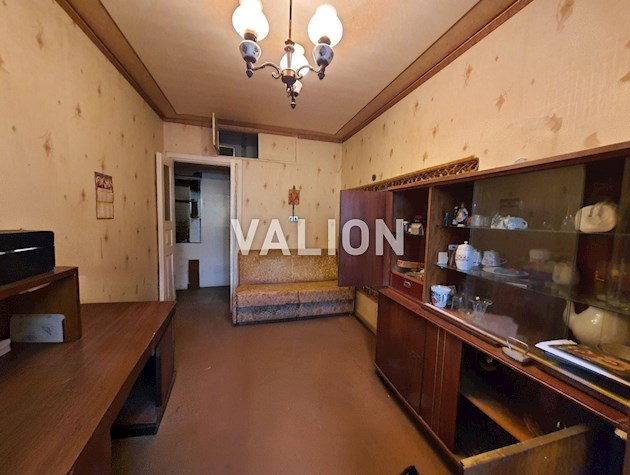 Продажа трехкомнатной квартиры Святошинский р-н, бул. Вернадского 73а