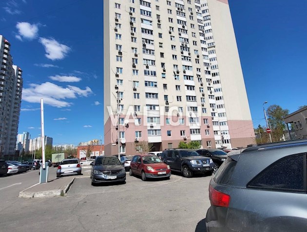 Продажа 2 — комнатной квартиры.