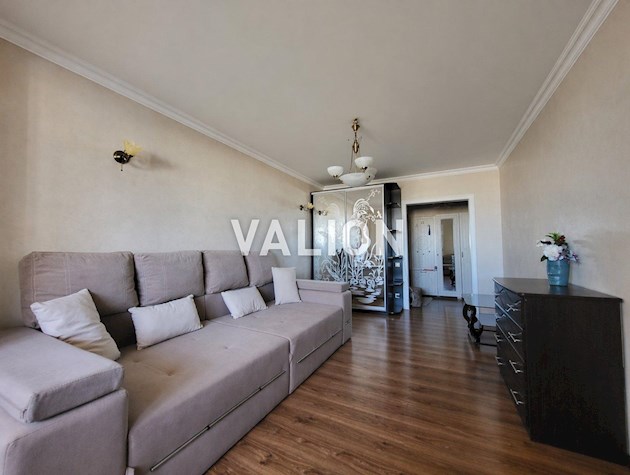 Продажа 2 — комнатной квартиры.