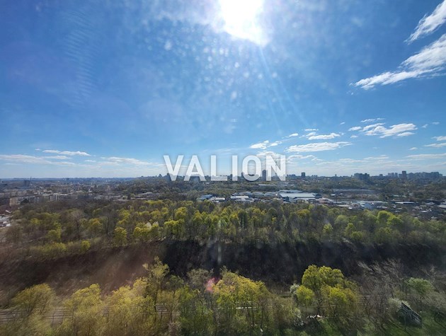 Продажа 2 — комнатной квартиры.