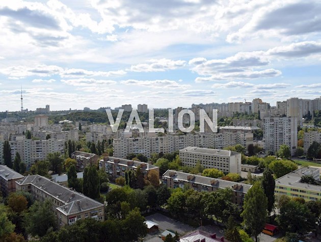 Продам 3-комнатную квартиру ул. Приорская 16, Куреневка