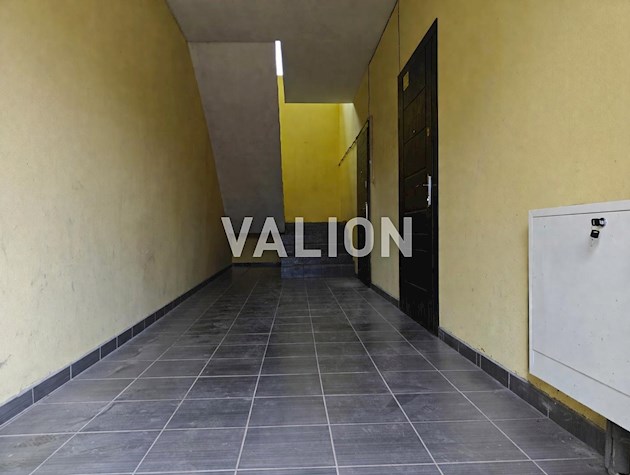 Продается 2 комнатная квартира 40/29,5/12 кВ.м, ул. Н. Кобринской 12, Бортничи.