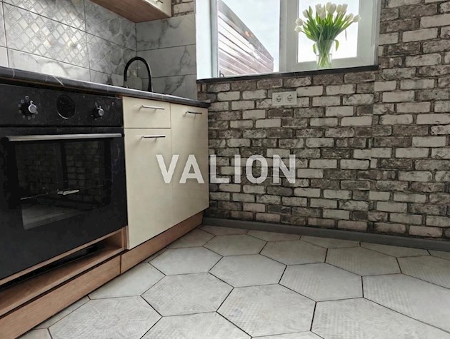 Продается 2 комнатная квартира 40/29,5/12 кВ.м, ул. Н. Кобринской 12, Бортничи.