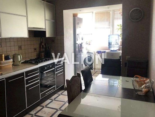 Продаж 2-к квартири вул. Симиренка 25а