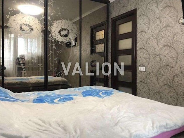 Продаж 2-к квартири вул. Симиренка 25а