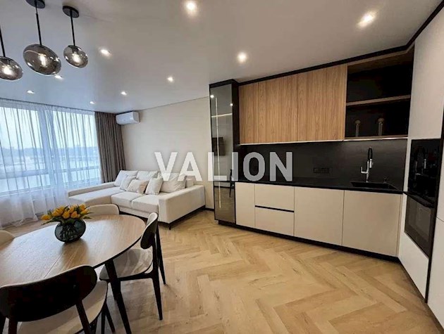 Продаж 2-кімнатної квартири по вул.Дніпровська набережна, 15 в ЖК Great