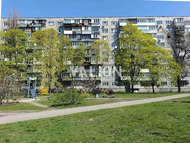 Продается 3 комн. квартира, Дарницкий район, Харьковское шоссе, 21/1