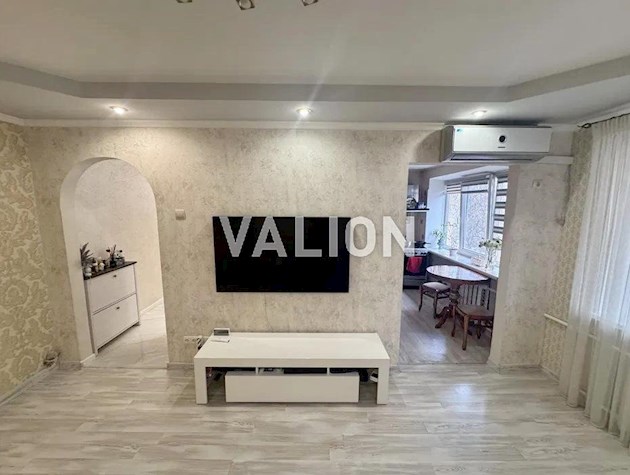 Продажа 2х комнатной квартиры ул. Златопольская 4, Соломенка