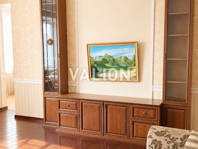 Продам 3-комнатную квартиру 132 м² в клубном доме, Вышгородская, 45/2, Подольский район