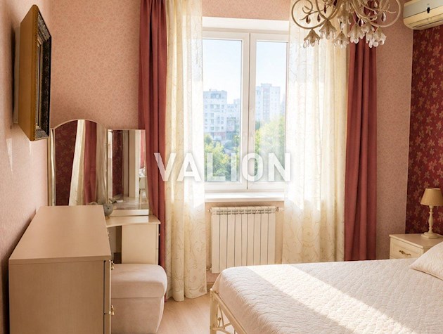 Продам 3-комнатную квартиру 132 м² в клубном доме, Вышгородская, 45/2, Подольский район