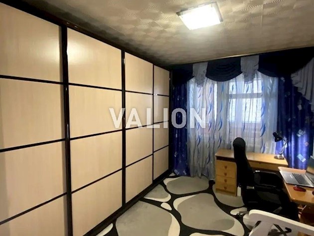 Продаж 3-кімнатної квартири вул. Сержа Лифаря, 4, Деснянський р-н, Троєщина