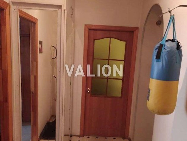 Продаж 3-к квартири вул. Авіаконструкторська 4