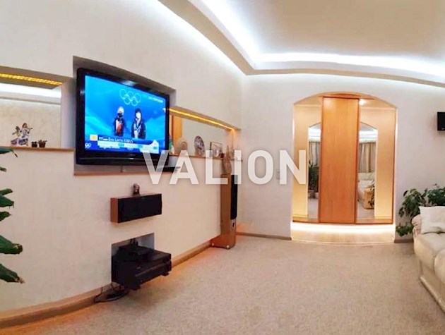 Продам 3к квартиру с ремонтом, пр-т Свободы 15/1, Виноградарь