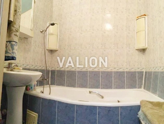 Продам 3к квартиру с ремонтом, пр-т Свободы 15/1, Виноградарь