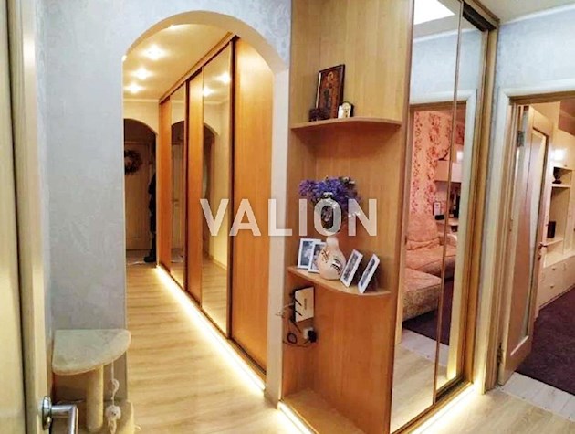 Продам 3к квартиру с ремонтом, пр-т Свободы 15/1, Виноградарь