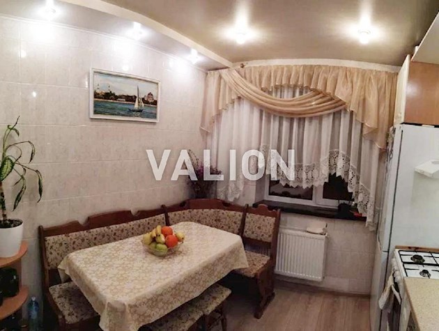 Продам 3к квартиру с ремонтом, пр-т Свободы 15/1, Виноградарь