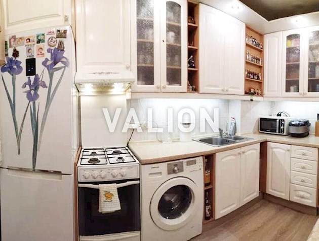 Продам 3к квартиру с ремонтом, пр-т Свободы 15/1, Виноградарь