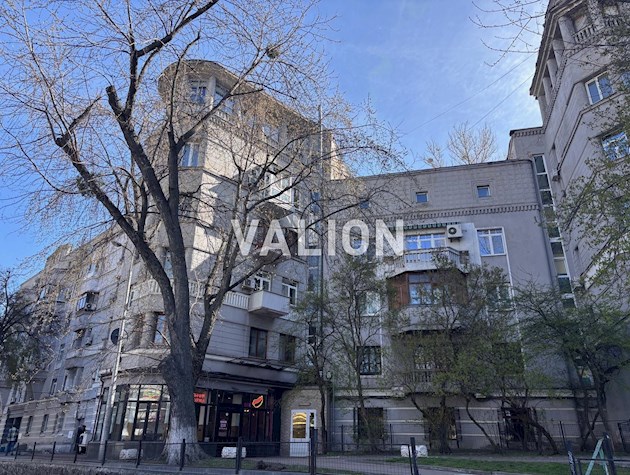 Продам 3-комнатную квартиру в центре. ст.м. Арсенальная, ул. Мазепы Ивана 3.