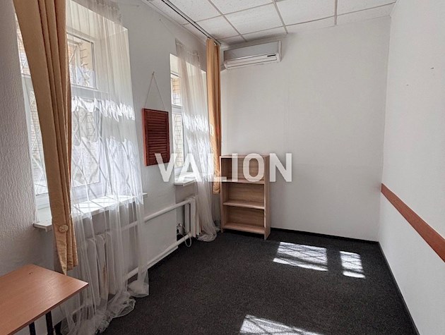 Продам 3-комнатную квартиру в центре. ст.м. Арсенальная, ул. Мазепы Ивана 3.