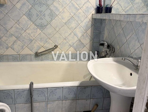 Продаж 2-к квартири вул. Машинобудівна 18