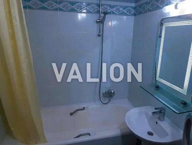 Продается просторная, 4 комнатная квартира на ул. Приречной, 33, Оболонь.