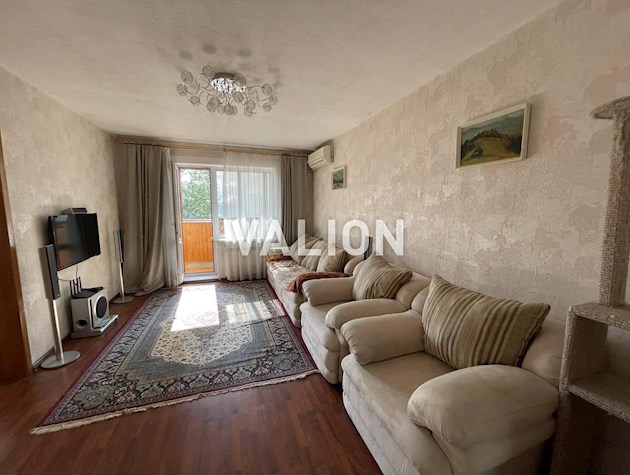 Продается просторная, 4 комнатная квартира на ул. Приречной, 33, Оболонь.