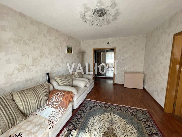 Продается просторная, 4 комнатная квартира на ул. Приречной, 33, Оболонь.