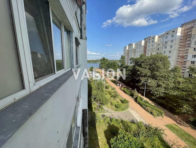 Продается просторная, 4 комнатная квартира на ул. Приречной, 33, Оболонь.