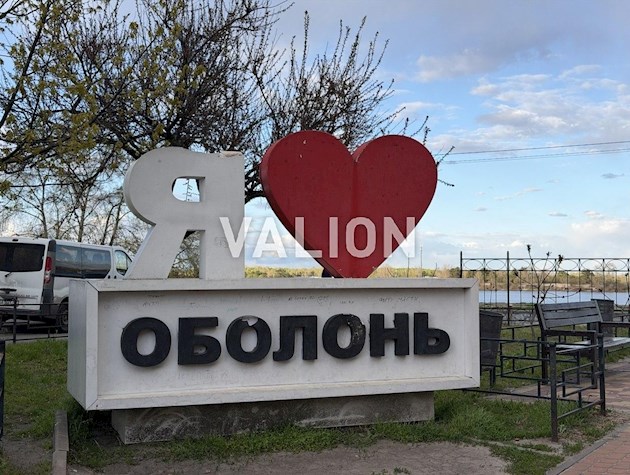 Продается просторная, 4 комнатная квартира на ул. Приречной, 33, Оболонь.