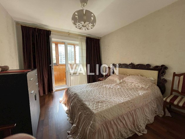 Продается просторная, 4 комнатная квартира на ул. Приречной, 33, Оболонь.