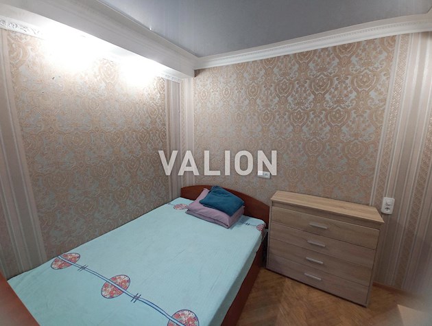 Продается двухкомнатная квартира, проспект Голосеевский, 82, метро Голосеевская