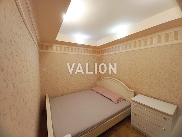 Продается двухкомнатная квартира, проспект Голосеевский, 82, метро Голосеевская