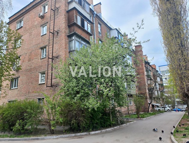 Продается двухкомнатная квартира, улица Добрый путь, 5, метро Голосеевская