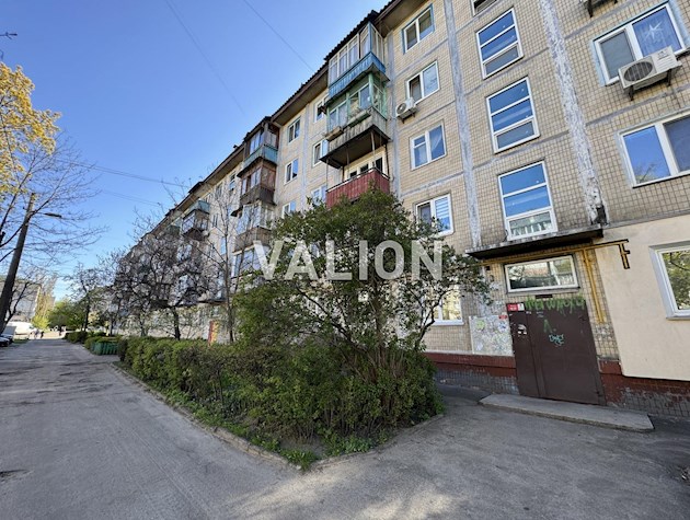 Продам 2-комнатную квартиру с ремонтом и мебелью, Дарницкая площадь, Соцгород, Комфорт Таун, ул. Каунасская 6/1 Днепровский район