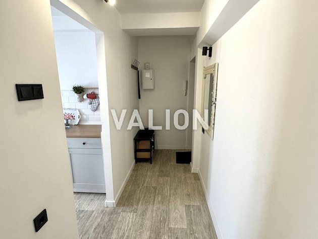 Продам 2-комнатную квартиру с ремонтом и мебелью, Дарницкая площадь, Соцгород, Комфорт Таун, ул. Каунасская 6/1 Днепровский район